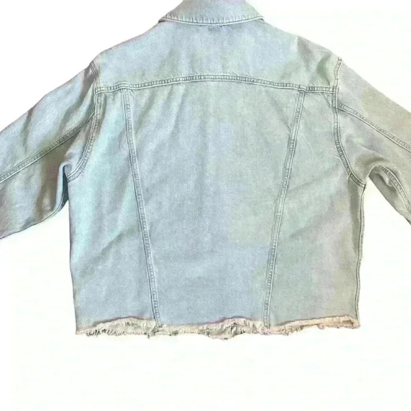 TOPSHOP light blue faded Unfinished bottom hem JEAN JACKET never worn 14 - Picture 4 of 10